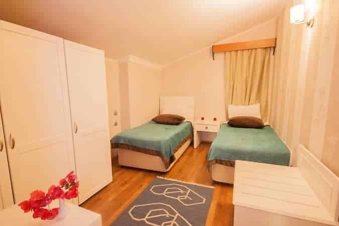 Moonshine Hotel Suites